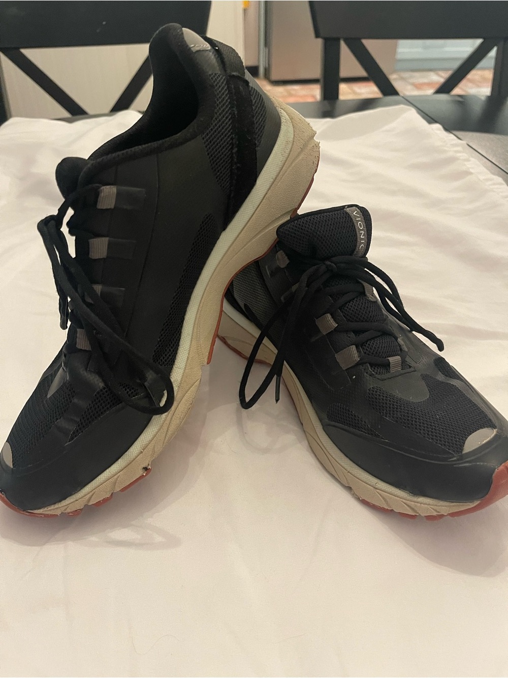 Vionic Athletic Sneakers 9.5 wide